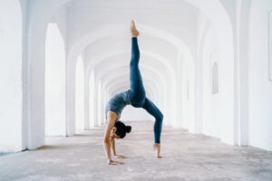 cómo mejorar tu postura en yoga
